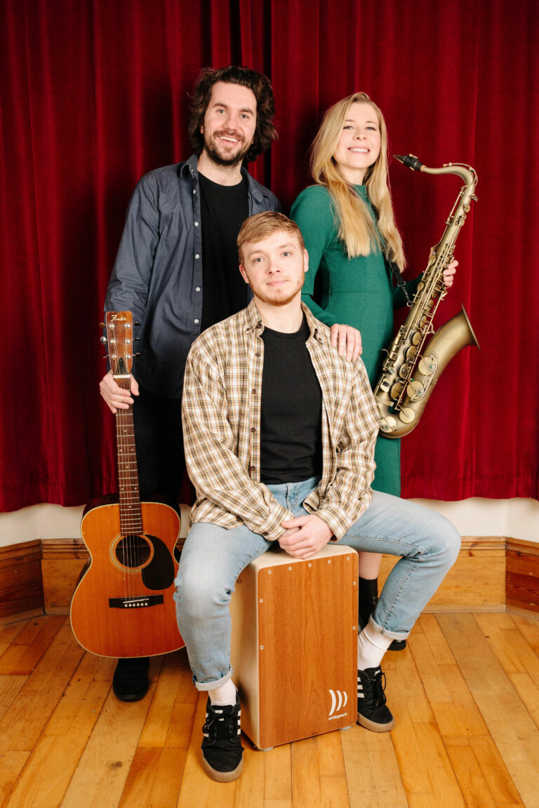 Acoustic wedding band, Wildwood trio
