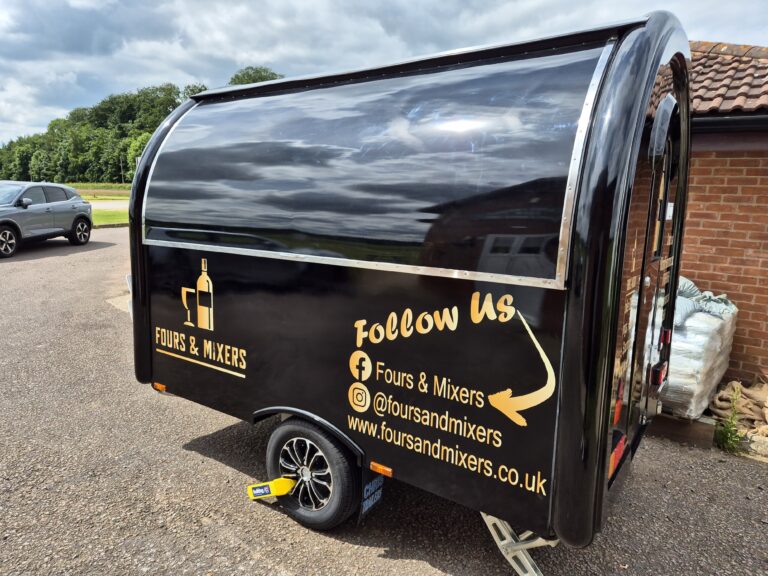 Fours & Mixers - Mobile Bar Hire Nottinghamshire